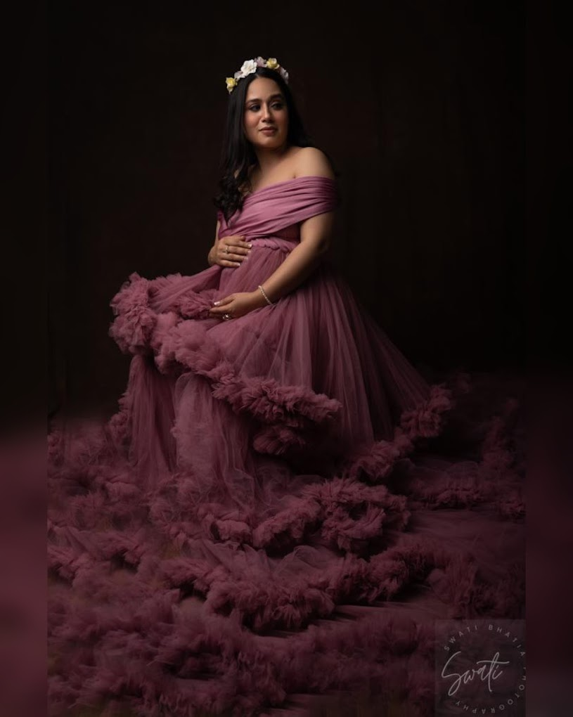 Maternity portrait in a mauve tulle gown — Swati Bhatia Photography, Delhi NCR